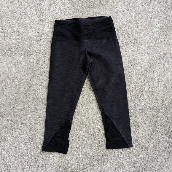 lululemon athletica Pants - lululemon Capris - Black & Space Dye